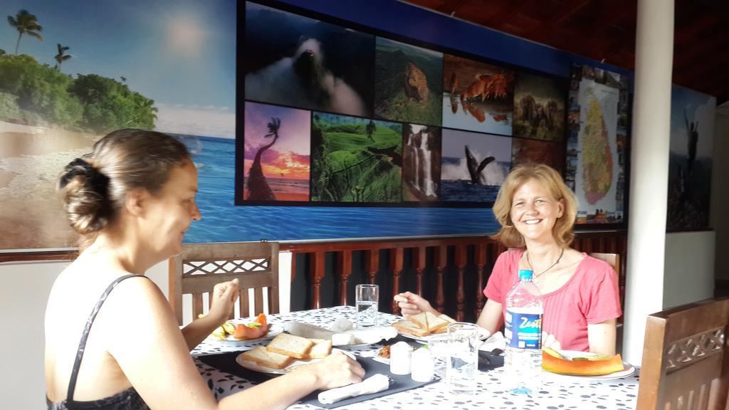 Golden Beach Rest Hotel Tangalle Esterno foto