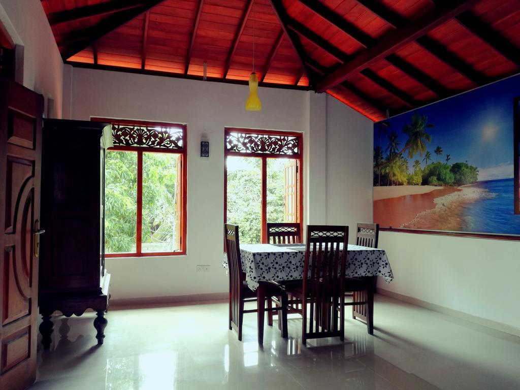 Golden Beach Rest Hotel Tangalle Esterno foto