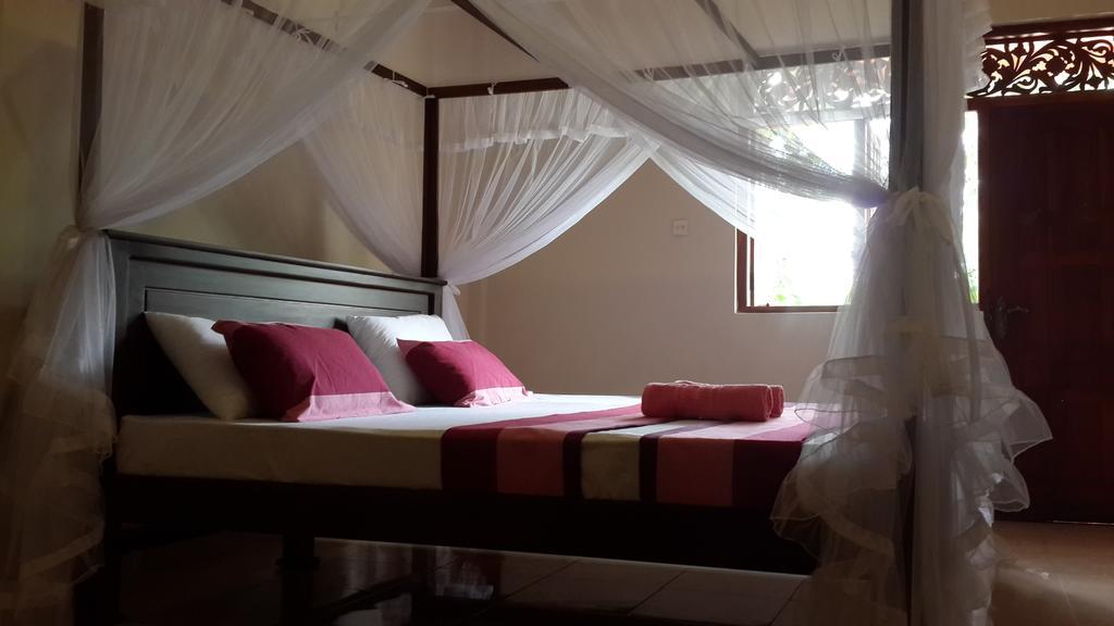 Golden Beach Rest Hotel Tangalle Esterno foto