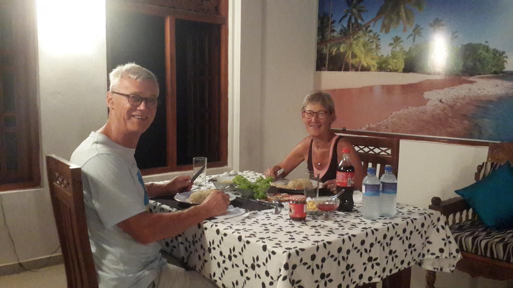 Golden Beach Rest Hotel Tangalle Esterno foto