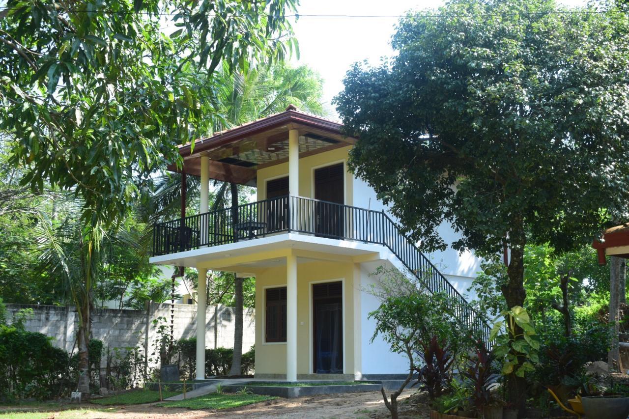 Golden Beach Rest Hotel Tangalle Esterno foto