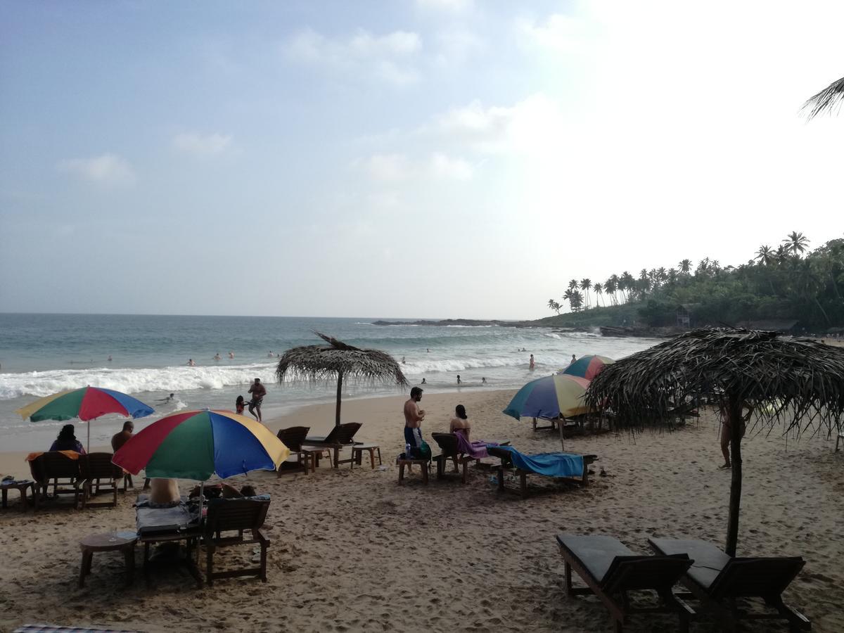 Golden Beach Rest Hotel Tangalle Esterno foto
